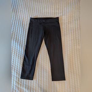 Lululemon black leggings cropped - size 6